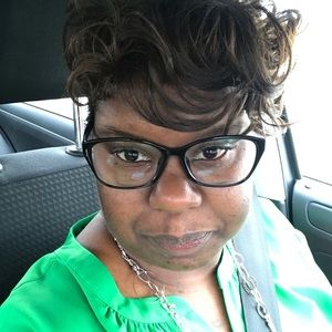 Meet your Posher, Wakeita